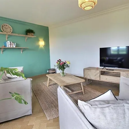 Holiday home D'azeline *